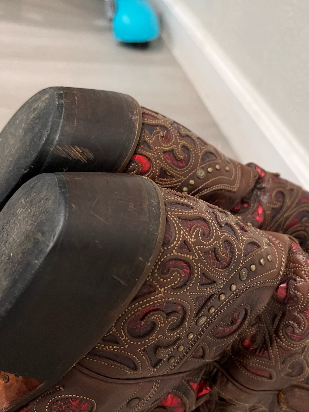 Lucchese Brown Leather Cowboy Boots with Red Inlay - Picture 6 of 10
